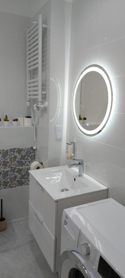 Juwel Apartments Krakow Indyjski Ap 29 ภายนอก รูปภาพ